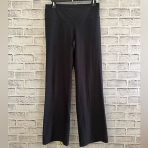 Women’s Nike Dri-Fit One Legendary pant leggings, black flare Medium
